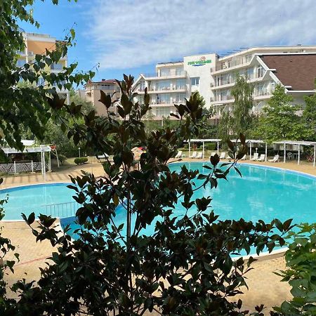 Yves 2 Bed Apart At Sun Village Sunny Beach Not Far Away From The Sea Esterno foto