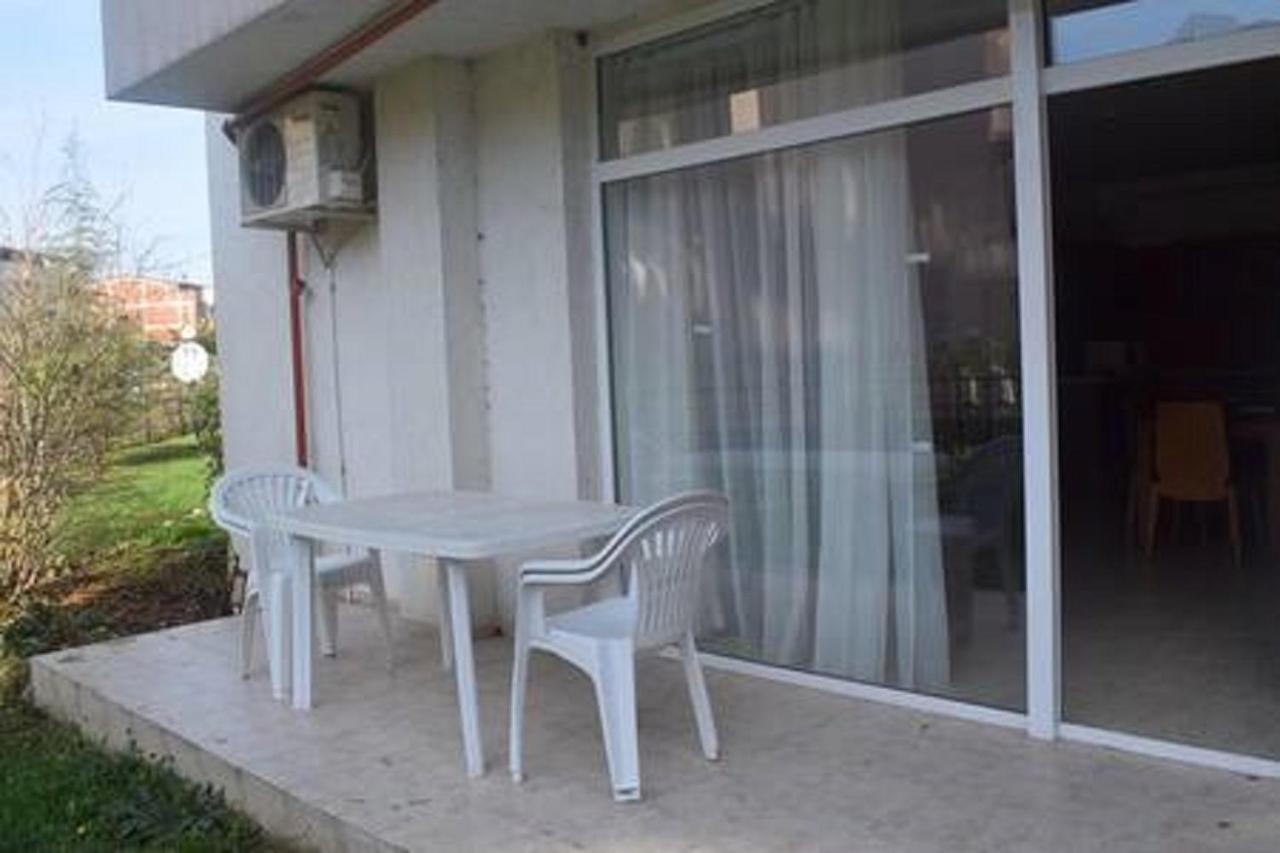 Yves 2 Bed Apart At Sun Village Sunny Beach Not Far Away From The Sea Esterno foto
